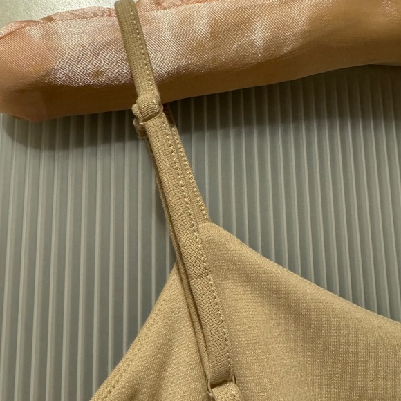 NOELA EMBROIDERED SHEER TOP W/ ADJUSTABLE TANK TOP - Picture 5 of 7